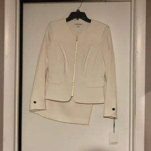 Calvin Klein suit - size 6 never worn - tags on